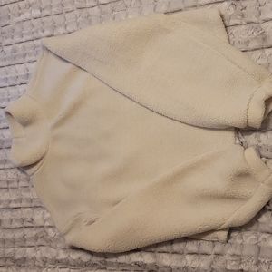 Great Condition H&M  Fleece Sweater W/Puff Sleeves Cream Color Turtle Neck